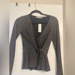 NWT Francesca’s Long sleeves sparkly top